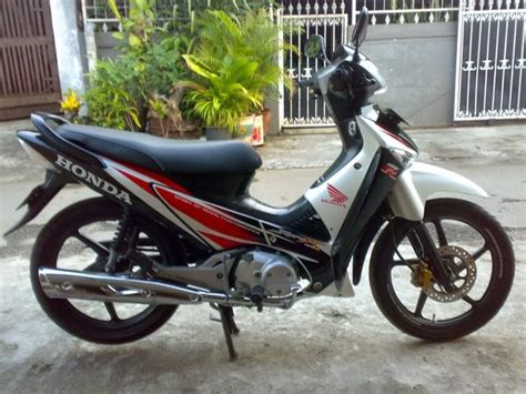 Banyak pilihan warna dan tahun pembuatan motor supra x 125. Info Harga - Motor Jakarta: Info: Honda Supra x 125r cw thn 2006 warna putih hitam, muluss,full ...