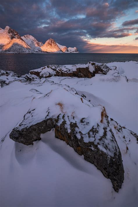 The Outskirts Of A Lonely Island In Northern Norway Oc 1667x2500