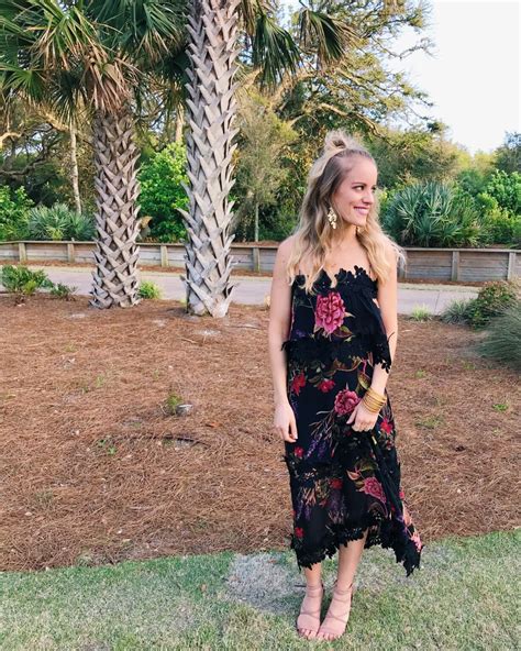 What Is A Midi Dress Everything You Need To Know Paisley And Sparrow