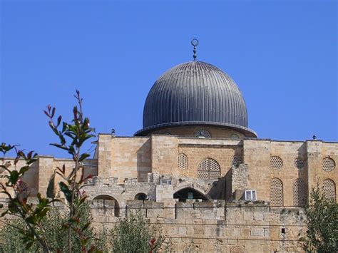 Find the perfect al aqsa moschee stock illustrations from getty images. Best 41+ Al-Aqsa Mosque Wallpaper on HipWallpaper | Nasir ...