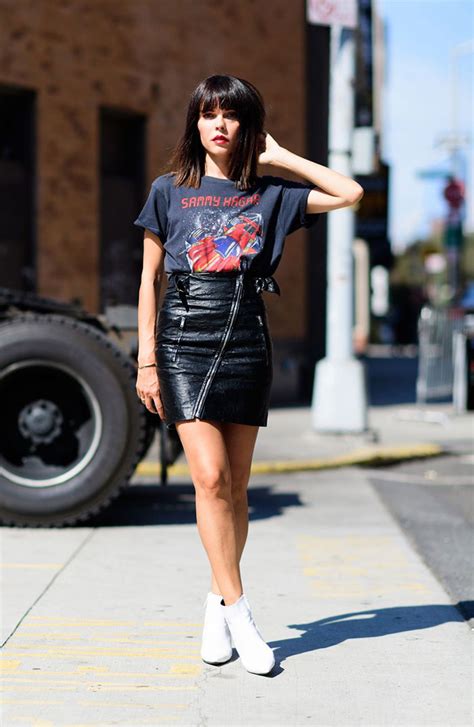 Best Ways To Wear Graphic Tees For Woman Vlrengbr