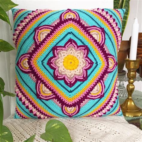 50+ Crochet Pillow Patterns - Page 20 of 55 - apronbasket .com