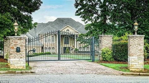 Kelly secret genius series now on spotify. R. Kelly's former Atlanta house for sale | Daily Mail Online