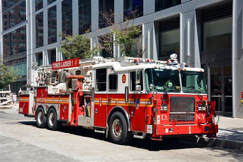 Seagrave Fdny Tower Ladder 1 Fire Station Down Town Manh Flickr