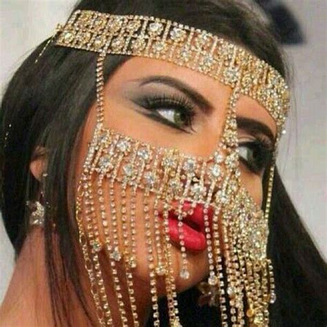 Pin By Ameer Al Ameer On سحر العيون Face Jewellery Arab Beauty Face Jewels