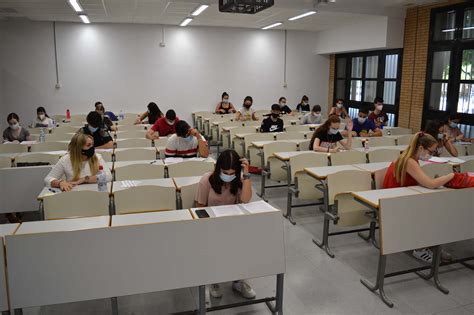 La universidad británica de cambridge ha anunciado que no tendrá clases presenciales hasta el verano de 2021, lo que la convierte en el primer gran centro universitario en abrazar por completo a la. Ya se conoce la fecha en la que la UAL decide si vuelven ...