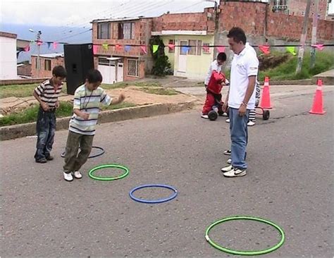 °la repetición del juego termina cuando finalice el equipo b el relevo completo por todos los °el juego se repite en dos ocasiones para que cada equipo realice las dos actividades. Ludo Calle Simbolismo: Actividades recreativos que ...