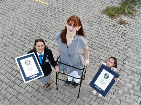 rumeysa gelgi turkish woman over 7 feet takes world s tallest place guinness world records