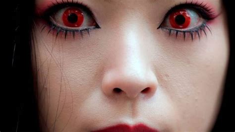 Beware Of Colored Contacts Experts Warn An Infection Could Haunt You