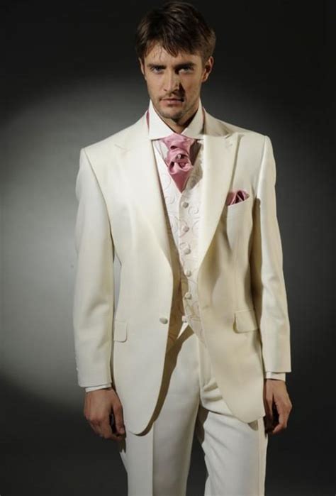 New Arrival One Button Ivory Groom Tuxedos Peak Lapel Groomsmen Best Man Wedding Prom Suits