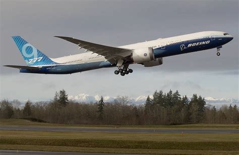 Boeing Fait Voler Le Prototype De Son Avion De Ligne 777x