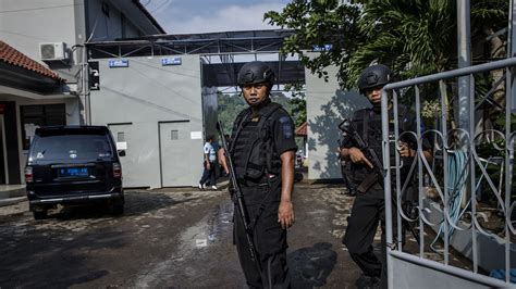 Indonesia Executes 4 Prisoners Convicted Of Drug Crimes The New York