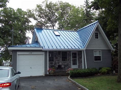 The hexadecimal rgb code of medium slate blue color is #7b68ee and the decimal is rgb(123,104,238). Blue Metal Roof on Charming Lakehouse Cottage | House ...