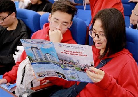 Điểm chuẩn dưới đây là tổng điểm các môn xét tuyển + điểm ưu tiên nếu có. Đại học Kinh tế Quốc dân dự kiến giảm điểm chuẩn Đại học ...