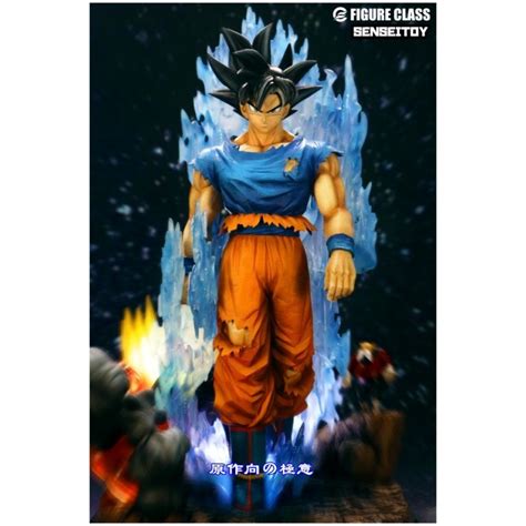 Goku aka kakarot is a saiyan initially sent to take over the earth as a child. Figure Class - Goku ULTRA INSTINCT