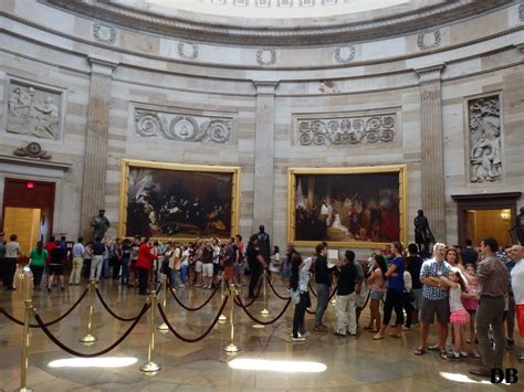 Msnbc shows video of a person being wheeled out of the capitol on a stretcher, covered in blood and in very bad. Le blog des Bernier: 26 Capitole et musées