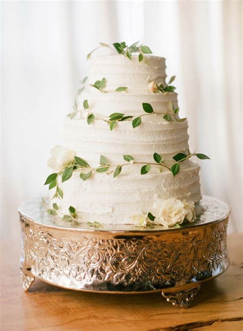 Gold Wedding White And Gold Wedding Cakes 2079009 Weddbook