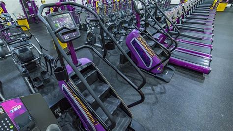 Provides prompt, efficient and friendly customer service. Gym in Bloomington, MN | 10606 France Ave S | Planet Fitness