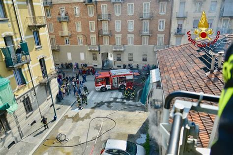 Borgo Vittoria Incendio In Una Palazzina Un Morto Corriereit