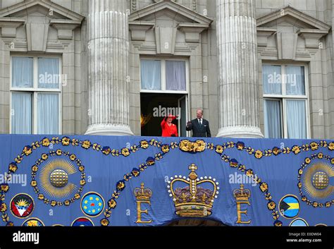 Britains Queen Elizabeth Ii On The Balcony Of Buckingham Palace During The Golden Jubilee