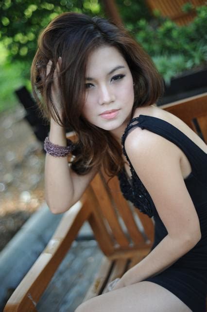 Khin Thazin Black Is Sexy ~ Welcome Friendsအခ်စ္သေကၤတ