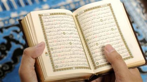 Republika.co.id, rasulullah saw merupakan yang pertama kali menerangkan, mengajarkan sekaligus menafsirkan alquran. Hukum Baca Alquran dalam Huruf Latin, Sah atau Dilarang? Ini Penjelasannya - Tribun Jabar