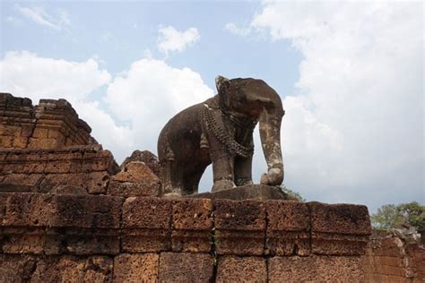 Mehrere ebenen sind miteinander durch. Angkor Wat - Die Stadt der Götter - Weltenbummler.Guide