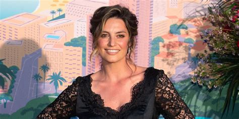 Laetitia milot fête les 3 ans de sa fille lyana, qu'elle ne veut pas trop gâter. Laetitia Milot confie, en larmes, qu'elle n'aura plus d ...