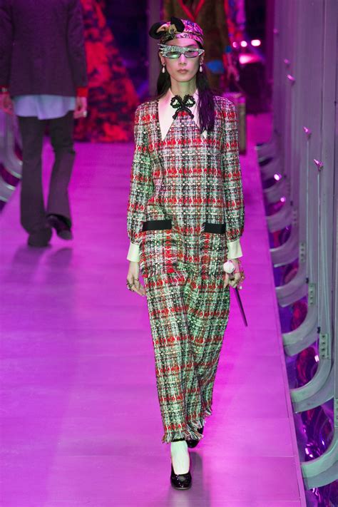 Gucci Fall 2017 Ready To Wear Fashion Show Collection Vogue Runway