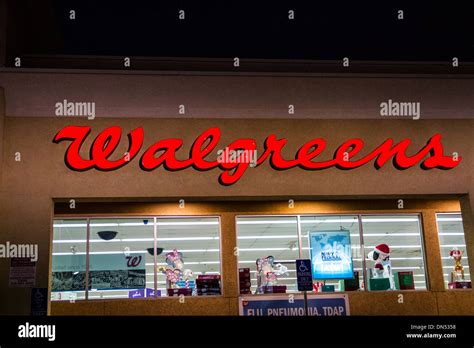 Walgreens store hi-res stock photography and images - Alamy