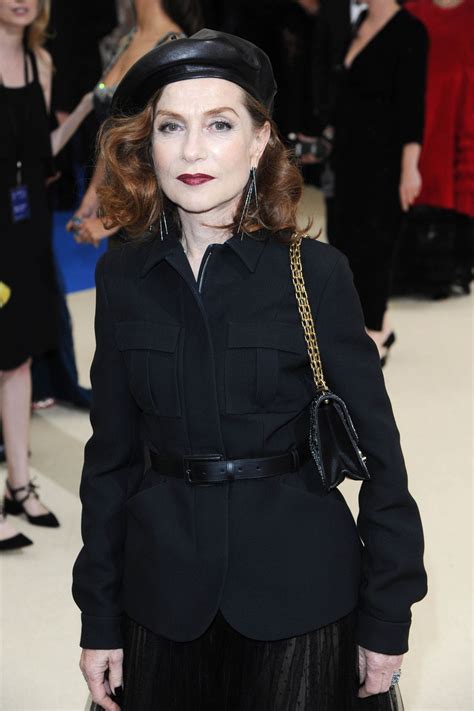 Isabelle anne madeleine huppert (french pronunciation: Isabelle Huppert at MET Gala in New York 05/01/2017 ...