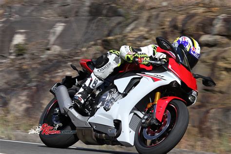 Review 2015 Yamaha Yzf R1 On The Road Bike Review