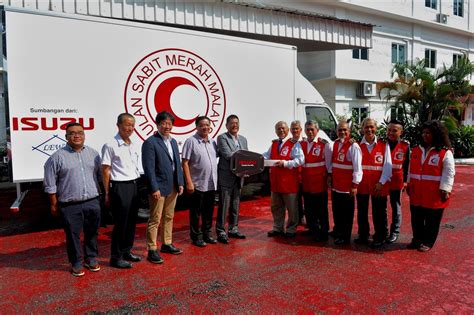 The malaysian red crescent society (mrcs) (malay: Isuzu Malaysia Donates Truck To Red Crescent Society ...