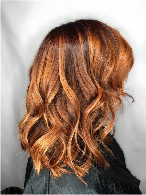 Das ergebnis sieht dann folgendermaßen aus: Kupferbraun Haarfarbe mit blonden Strähnen | Kupfer haare ...