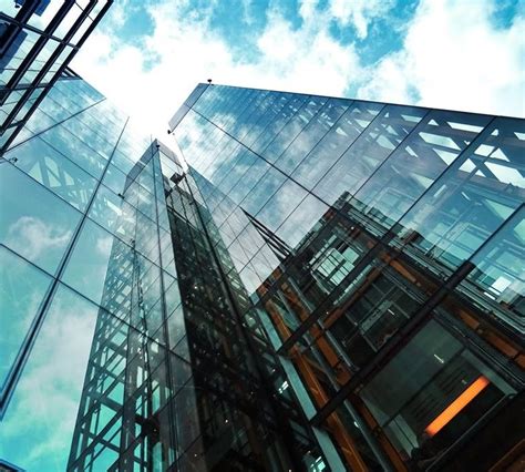 Advantages Of Glass Curtain Walls For Commercial Buildings