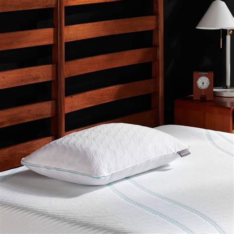 These pillows tend to be fairly universal, making them. The Best Pillow For Stomach Sleepers of 2020 - Ultimate Comfort