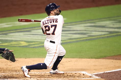 Astros Jose Altuve Comes Up Big At Plate After Fielding Woes