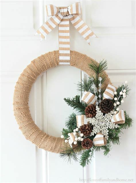 10 Diy Winter Wreaths To Get You Into The Holiday Spirit Dropps
