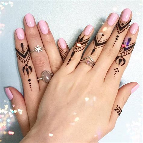 70 Amazing Henna Finger Tattoo Designs Ideas Tatoeage