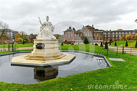 Queen Victoria Kensington Palace London Stock Photo Image Of