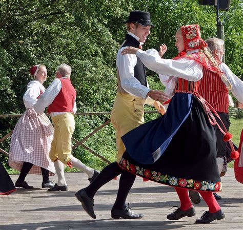 dancing sweden folk costume costumes viking life world dance folk clothing international