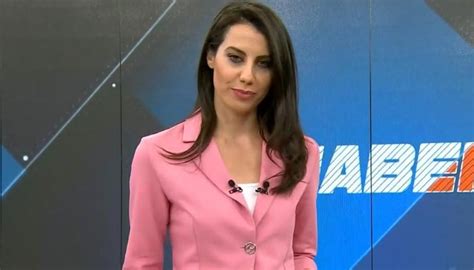 .ülke futbolunda gözlerimizin pasını silen güzel oldukları kadar da futbolu bilen spor spikerlerini sizler için derledik. Cansu Canbaz kimdir? TRT Spor spikeri Cansu Canbaz kaç ...