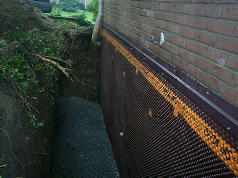 Bituminous waterproofing works great for many applications. exterior basement wall waterproofing | Waterproofing ...