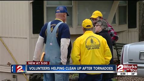 Volunteers Helping Clean Up After Tornadoes Youtube