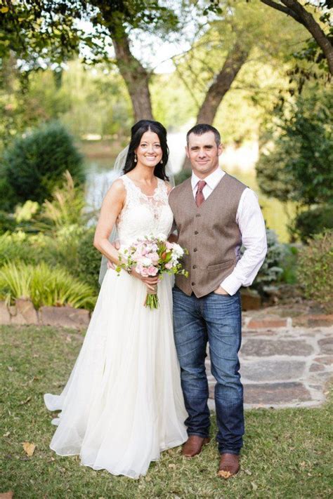 Every relationship is precious, but nothing can be sweeter than the thought. Rustic Wedding With Pink Theme | Rustic wedding attire ...