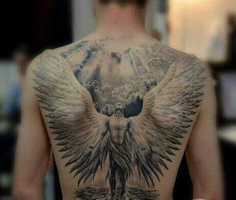 Para esos que gustan de conocer el significado de los tatuajes antes de hacérselo aquí podrán conocer los principales significados de los ángeles en tatuajes. tatuaje angel espalda - Buscar con Google | Tatuaje en la ...