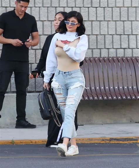 Kylie Jenner Looks Like Burning Fire In Her Denim Bottom Wear Do Have A Look Iwmbuzz