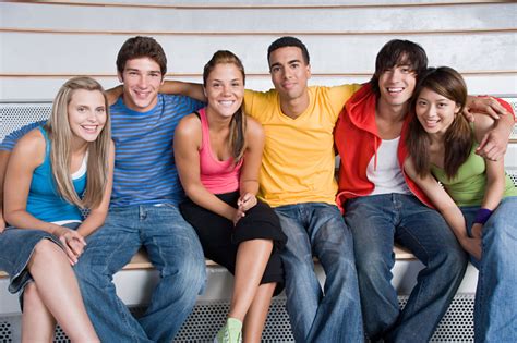 Les Adolescents Problématiques Dindividuation Et Daccès à Lâge