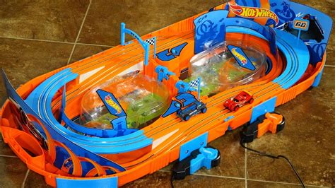 Super Thrilling Car Race HOT WHEELS Carrying Case Slot Track Set Most