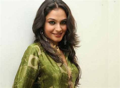Coogled Actress Andrea Jeremiah Hd Picture Collections